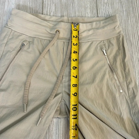 Athleta Trekkie North Jogger Pants Tan Khaki Women's Size 2 Active Athleisure - Picture 6 of 13